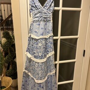 Women's Floral Blue and White Maxi Dress - Size Large - NWOT